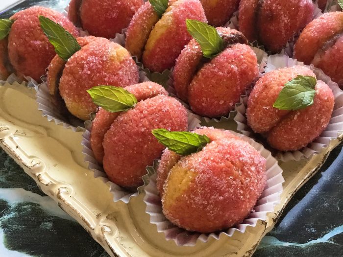 Pesche dolci, frolla bagnata nell'alchermes