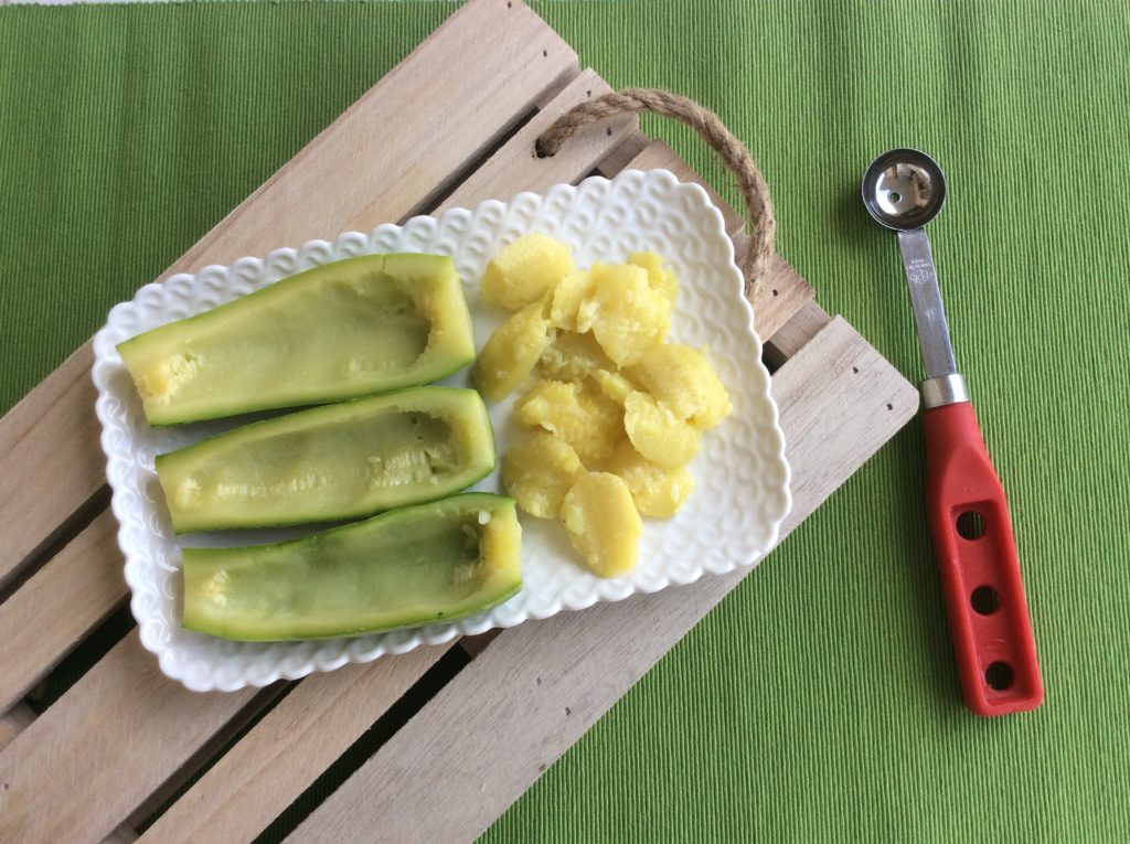 zucchine ripiene al tonno lessate e scavate